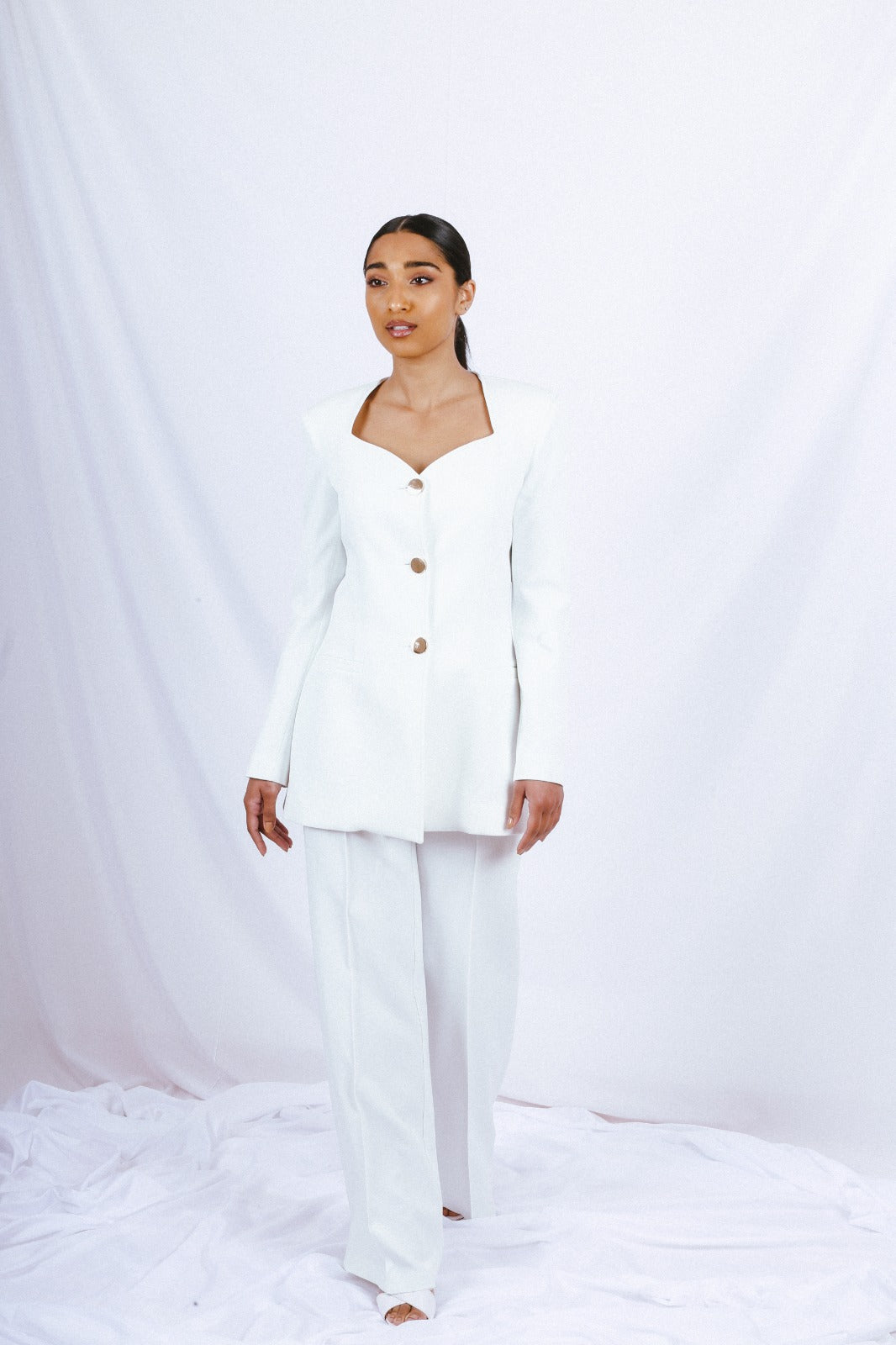 Heart Neck Blazer Suit - Offwhite