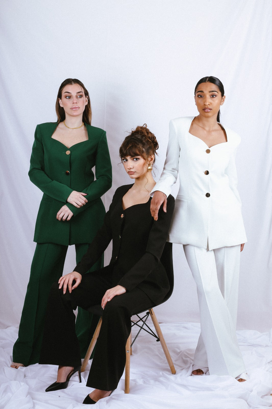 Heart Neck Blazer Suit - Offwhite